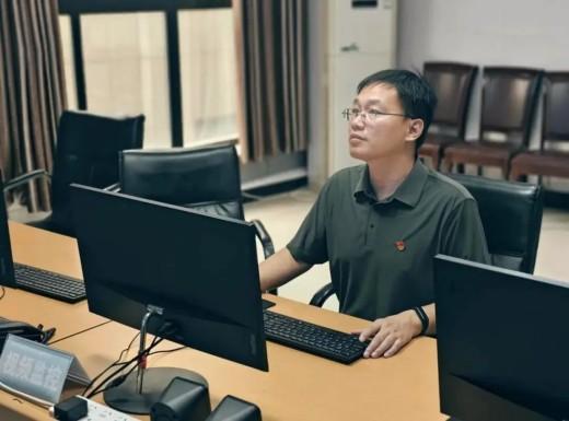 簡篇-初心產(chǎn)發(fā)·紅心向黨 | 吳可德：深耕細作篤前行  賡續(xù)民生勇?lián)?/></p><p style=